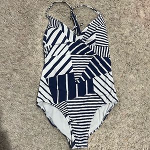 Vineyard Vines Women’s Bathing Suit XXS One Piece